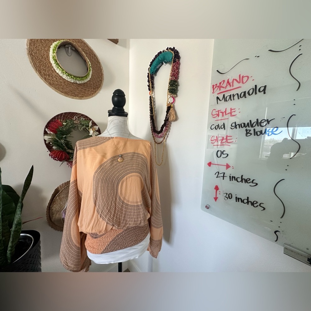 Manaola cold shoulder blouse